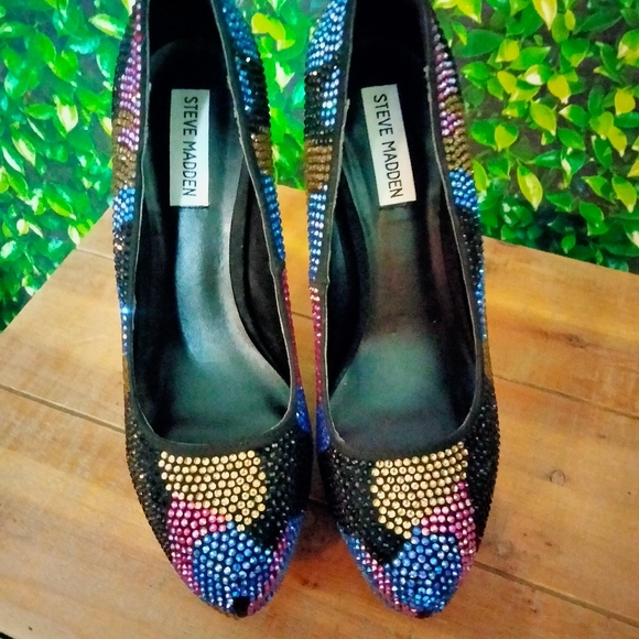 Heels - Picture 4 of 5